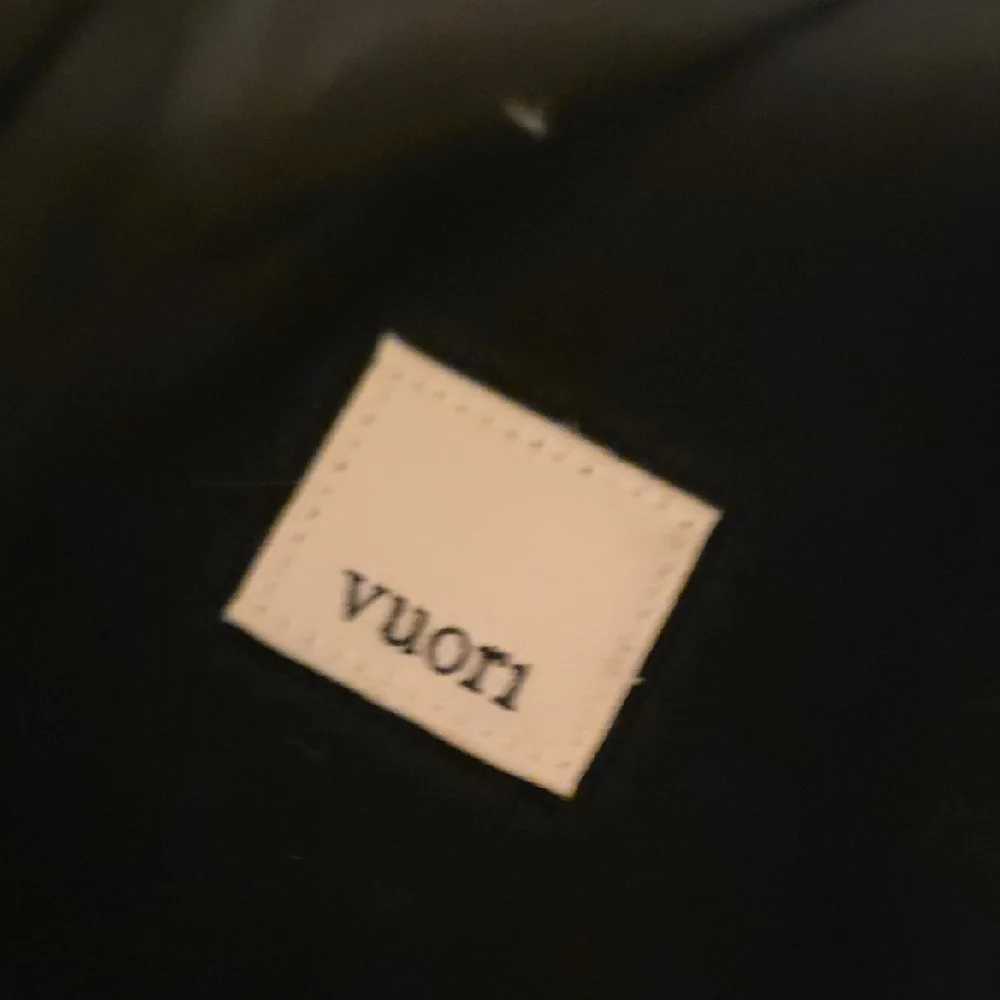 Vuori Women's Black Bike Shorts - Picture 3 of 6